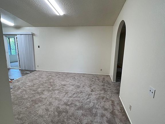 3rd image of 4930 Rocklin Dr