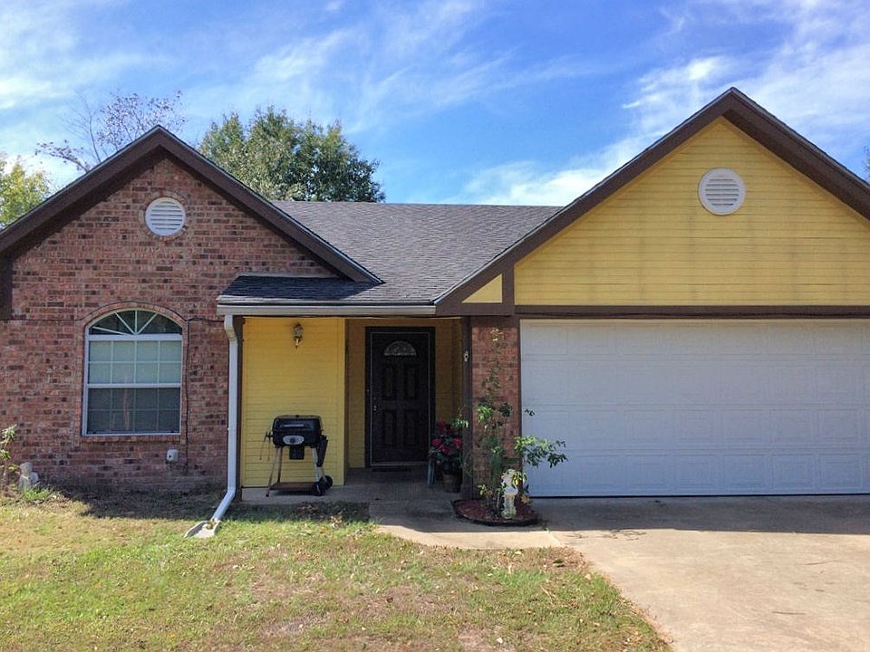 1st image of 10902 Forest Ln