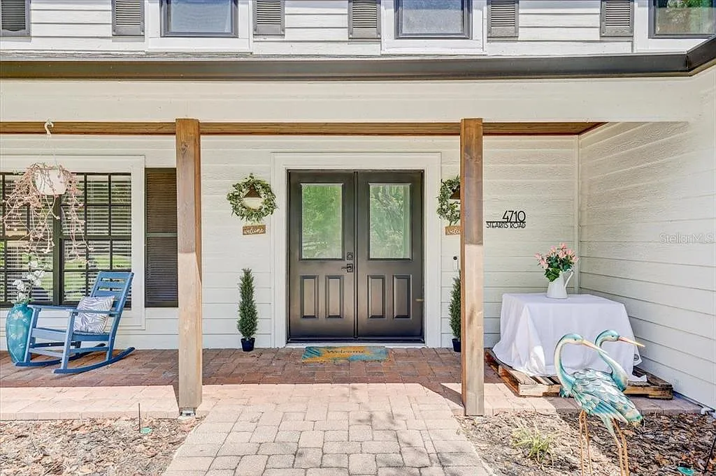 5 bed, 6.0 bath, 4004 sqft, $5,900 — Photo 2