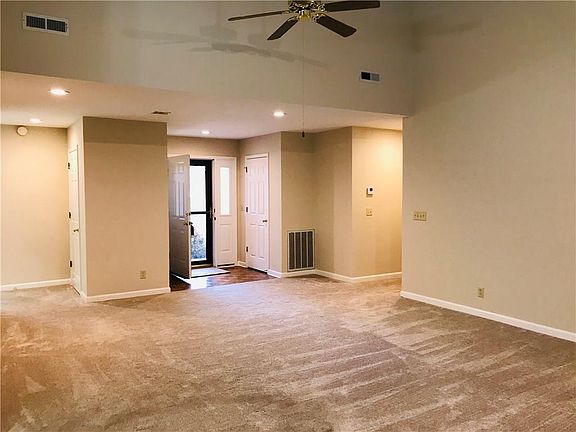 5th image of 1303 Blue Quail Dr