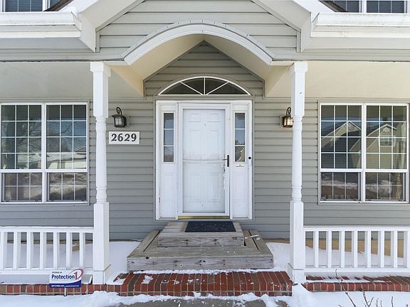 3rd image of 2629 N Beacon Hill Ct