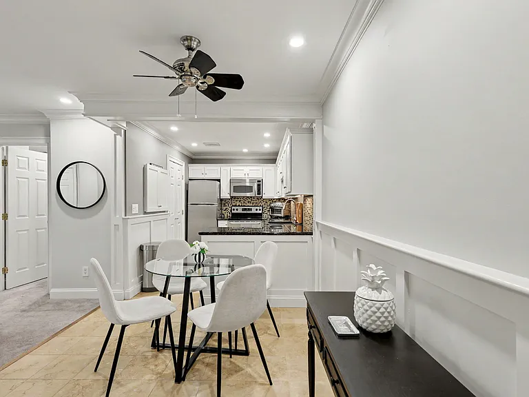 2289 Bedford St #D7 — Photo 4