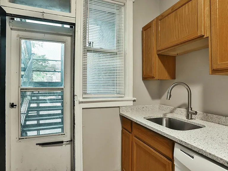 517 Kingsland Ave #1-N — Photo 10