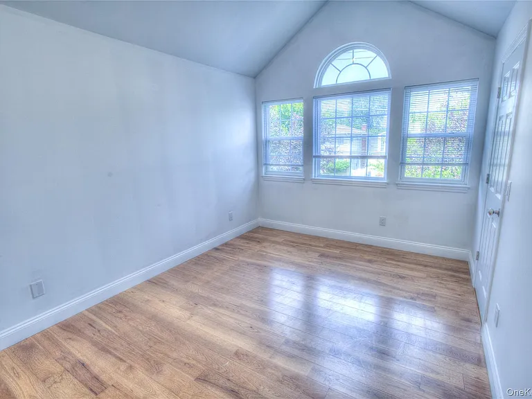 12 Yennicock Ave — Photo 20