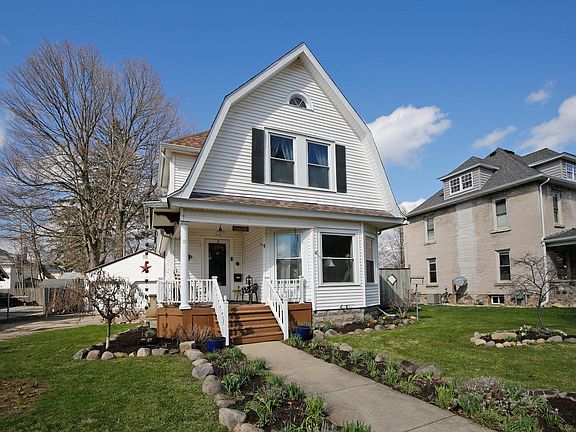 2nd image of 504 E Chicago Rd