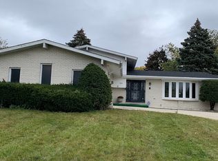 1210 Devonshire Dr, Joliet, IL 60435