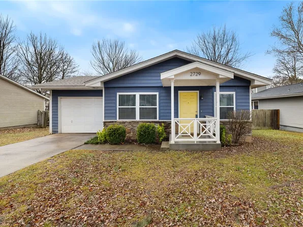 2729 N Villa Blvd, Fayetteville, AR 72703