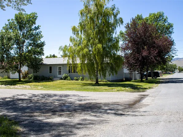 313 N Cherry St, Townsend, MT 59644