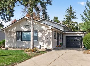 825 Prairie St, Aurora, IL 60506