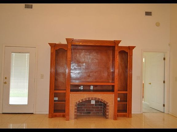 5th image of 3912 Eucaliptus Ave