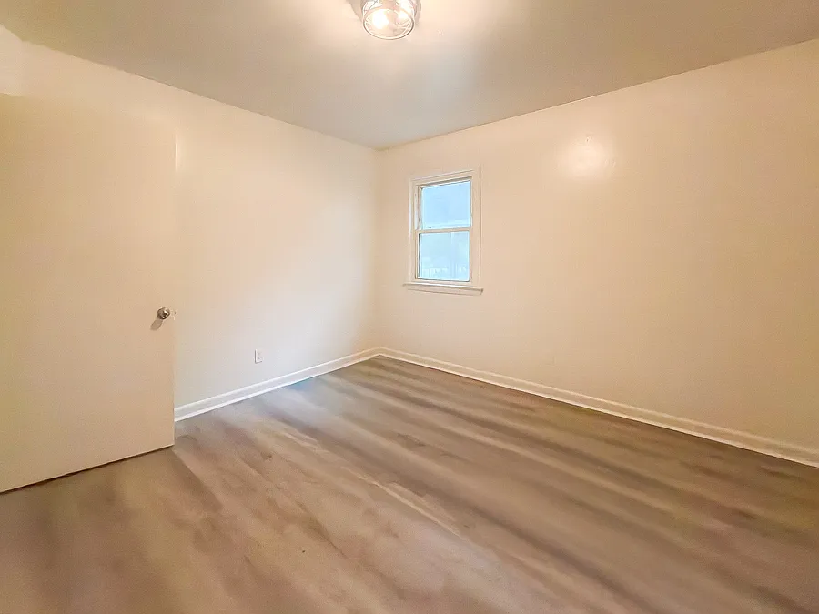 4 bed, 1053 sqft, $1,599 — Photo 4
