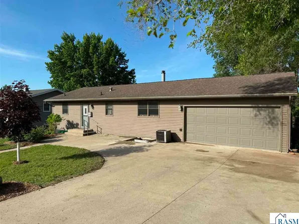 712 S Washington St, New Ulm, MN 56073