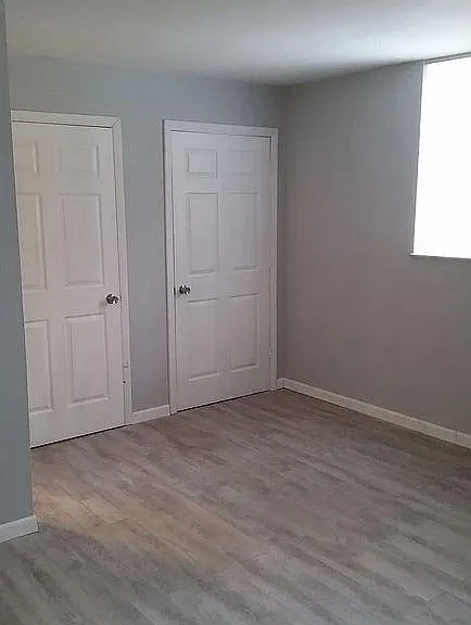 Town & Country Apartments — Photo 11
