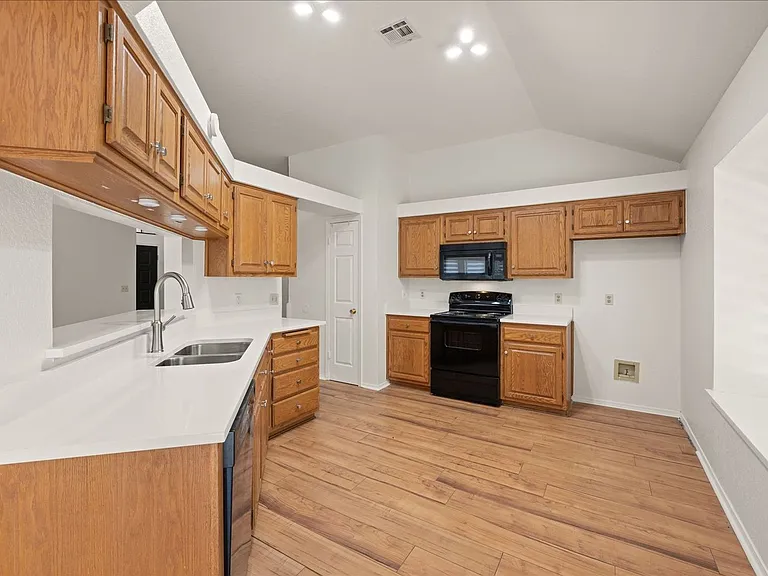 1116 Earl A Rodkey Dr — Photo 6