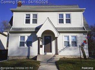 90 Marquette St, Pontiac, MI 48342