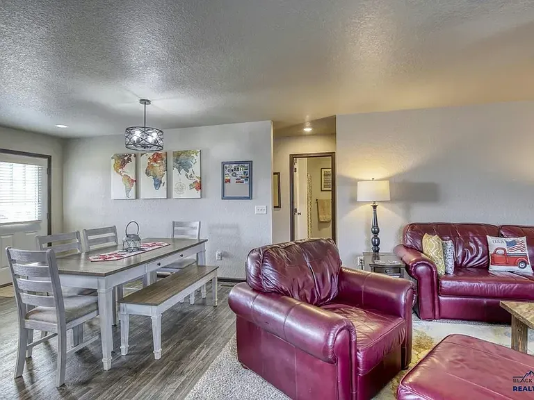 2915 Hutt Ct — Photo 4
