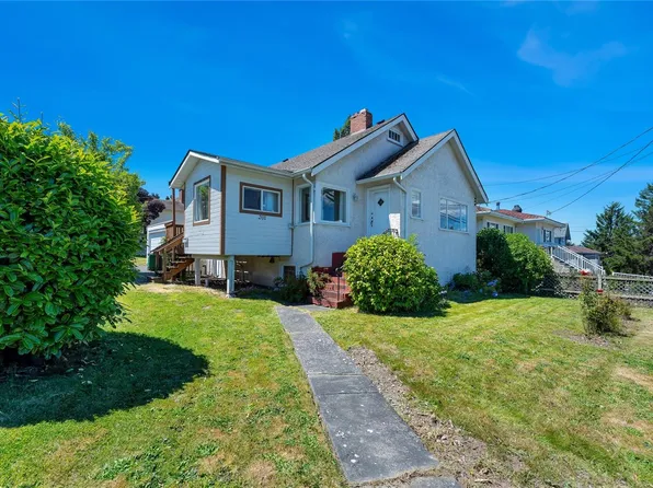 201 Burnside Rd W, Saanich, BC V9A 1C4