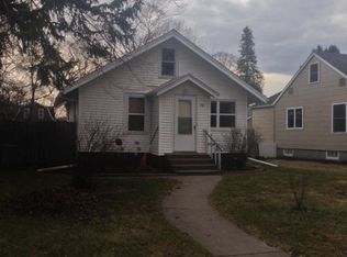 707 S 9th St, Grand Forks, ND 58201