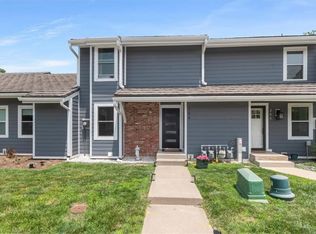 284 NE Bayview Dr, Lees Summit, MO 64064
