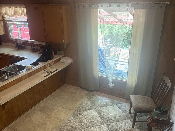 5th image of 303 Wedgewood Dr