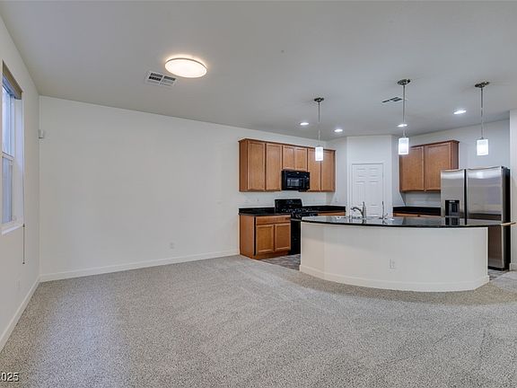 3rd image of 10581 Griffin Ave