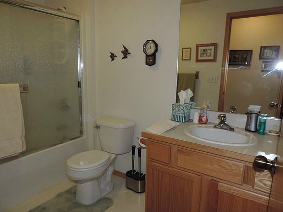 4th image of 127 Blossom Ln
