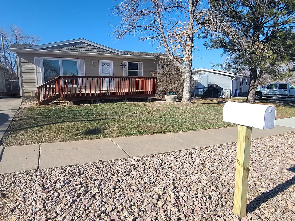 1519 Brentwood St