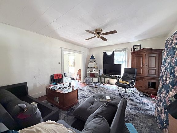 3rd image of 1506 Center St