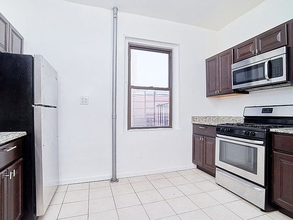 4th image of 4848 Broadway APT 5B