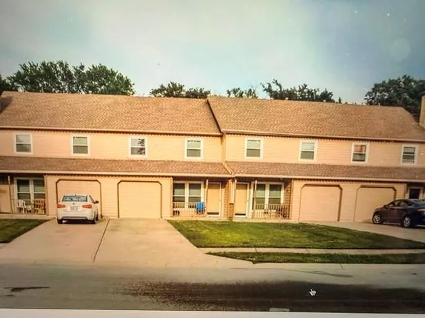 745-51 SE Country Ln, Lees Summit, MO 64063