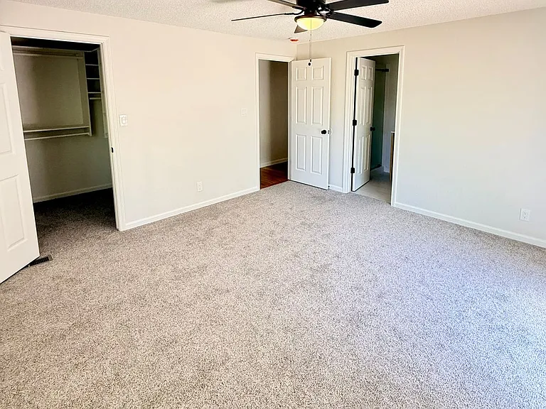 6920 Chesterfield Ln — Photo 6