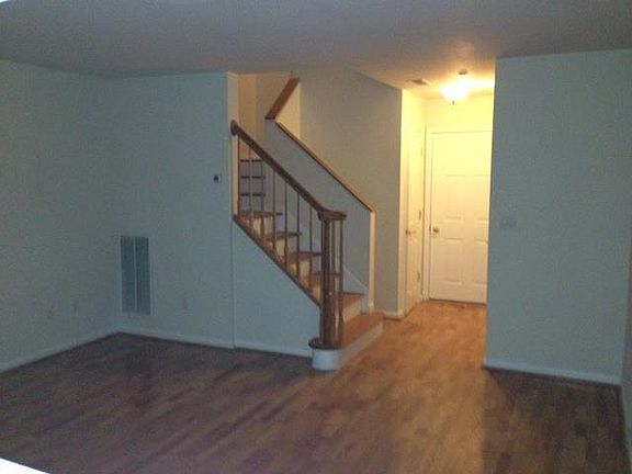 3rd image of 7 Harbor Pointe Dr #23