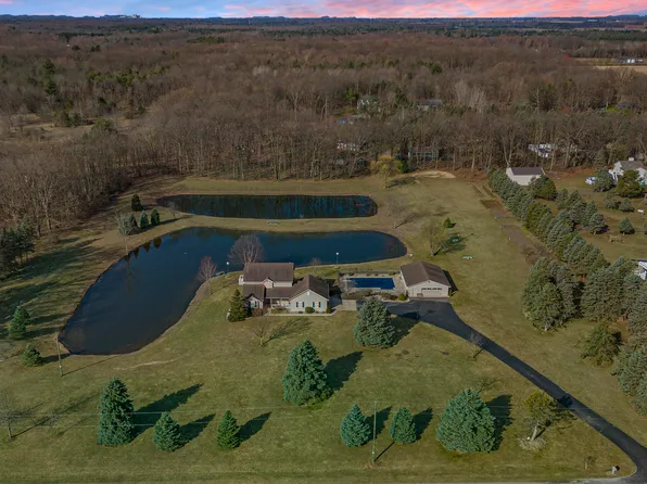 9465 112th Ave, West Olive, MI 49460