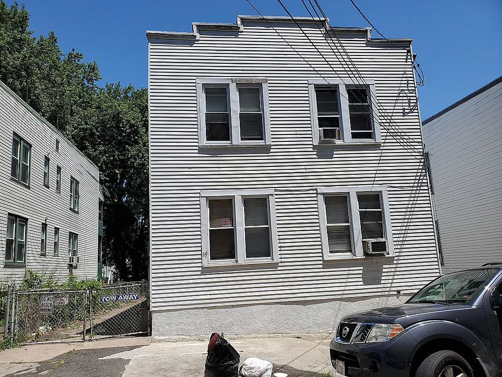13-15 Courtland St photo 1