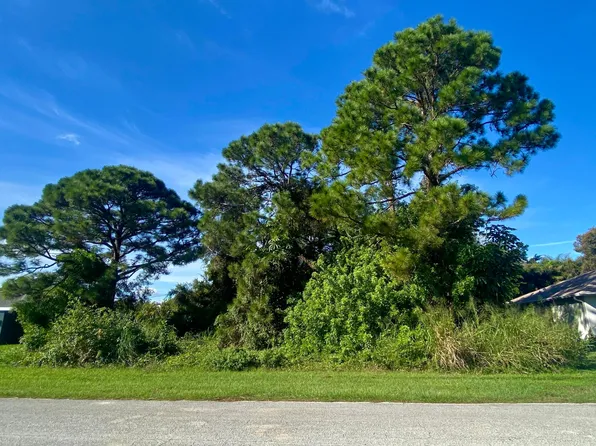 2262 SE Midtown Road, Port St Lucie, FL 34952
