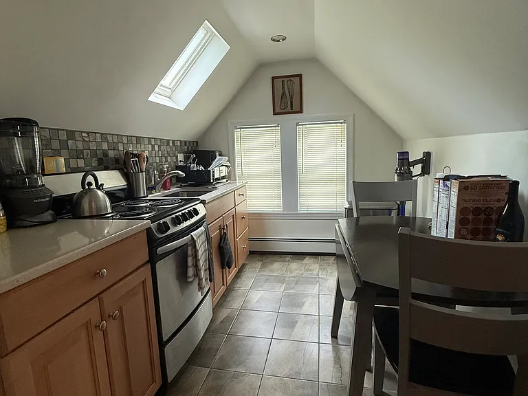 33 Gorham St — Photo 10