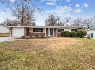 804 Parkfield Ter, Ballwin, MO 63021