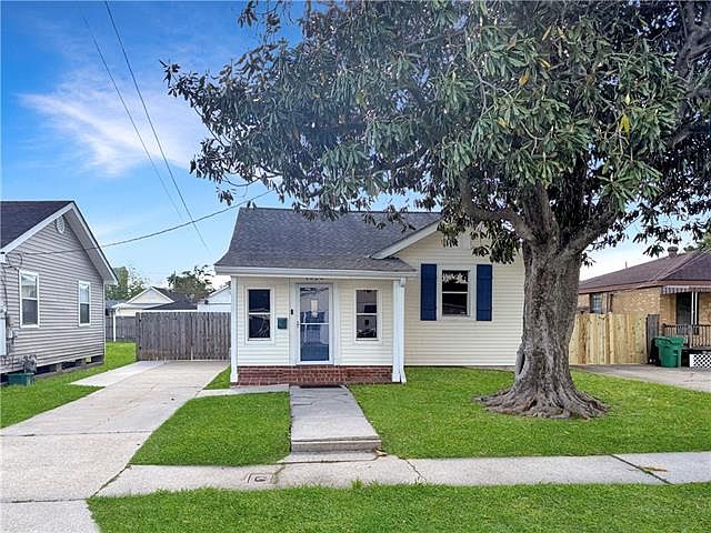 1st image of 1028 Gaudet Dr