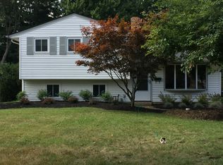 3664 Dawn Dr, North Olmsted, OH 44070