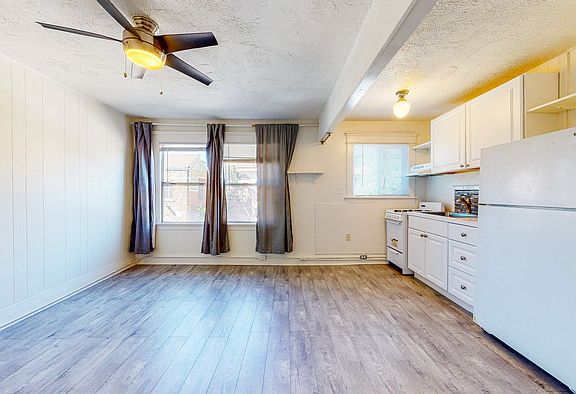 3rd image of 26 Westminster Ave APT 19