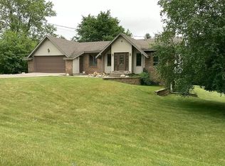 5280 Ivanrest Ave SW, Wyoming, MI 49418