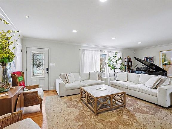 4th image of 5505 E Rockingham Rd