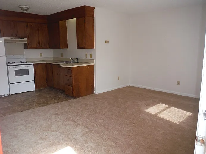 3210 Summer Pl #8 — Photo 4