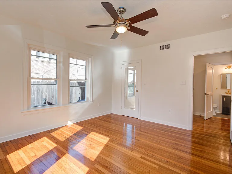 2208 Blodgett St #1 — Photo 26