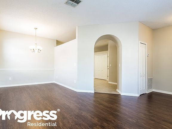 3rd image of 1860 Emerald Green Cir