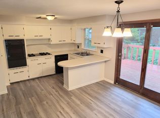 142 Moray Dr, Akron, OH 44319
