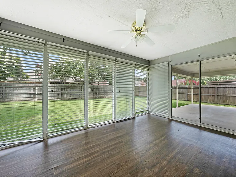2910 Chisolm Trl — Photo 24