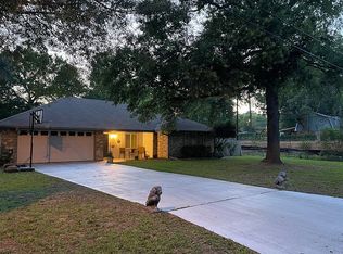 609 S Honeysuckle Dr, White Oak, TX 75693