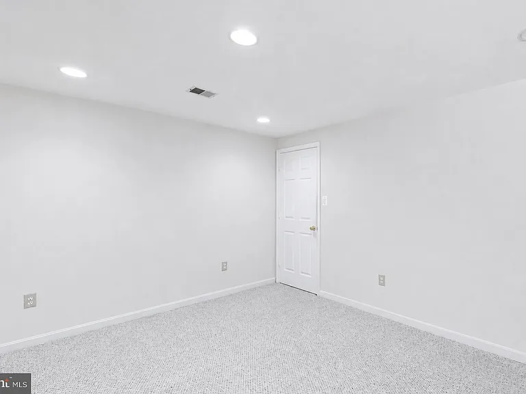 3940 Kathryn Jean Ct — Photo 39
