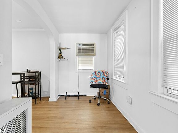 4th image of 615 Ripley Pl